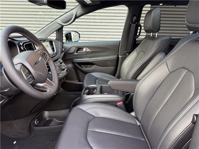 2026 Chrysler Pacifica Select (Stk: 26055) in London - Image 10 of 32