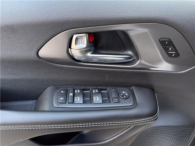 2026 Chrysler Pacifica Select (Stk: 26055) in London - Image 28 of 32