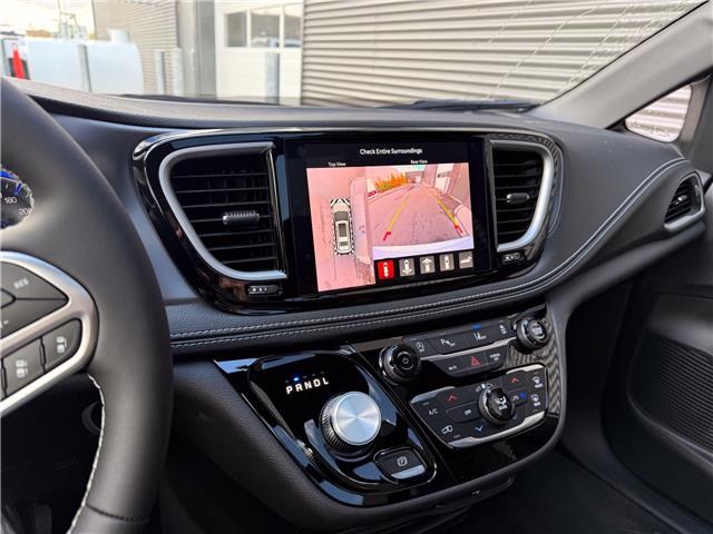 2026 Chrysler Pacifica Select (Stk: 26055) in London - Image 23 of 32