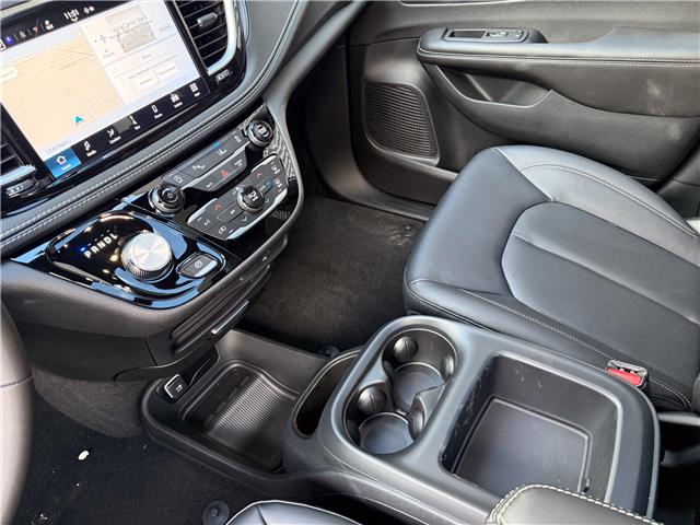2026 Chrysler Pacifica Select (Stk: 26055) in London - Image 24 of 32