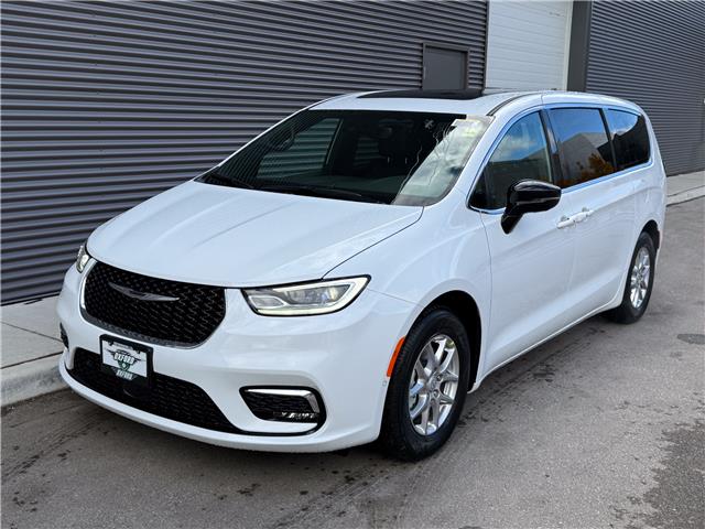 2026 Chrysler Pacifica Select (Stk: 26055) in London - Image 1 of 32