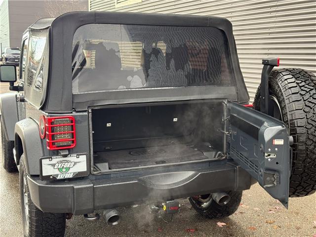 2017 Jeep Wrangler Rubicon (Stk: U11025) in London - Image 6 of 18