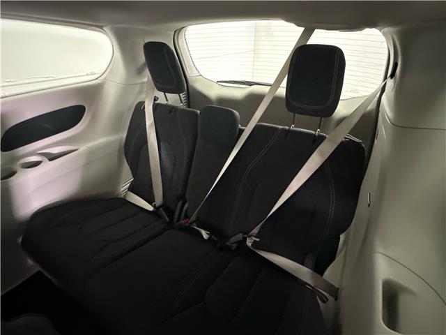 2024 Chrysler Grand Caravan SXT (Stk: 43067J) in Belleville - Image 8 of 26