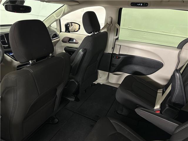 2024 Chrysler Grand Caravan SXT (Stk: 43067J) in Belleville - Image 11 of 26