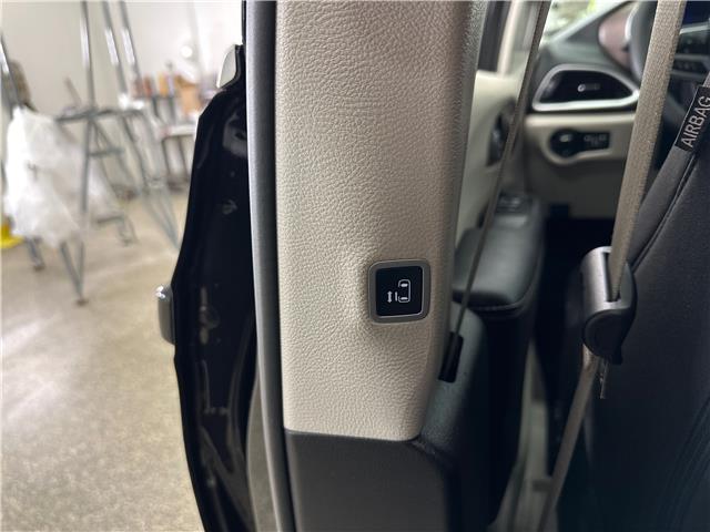 2024 Chrysler Grand Caravan SXT (Stk: 43067J) in Belleville - Image 12 of 26