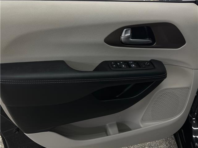2024 Chrysler Grand Caravan SXT (Stk: 43067J) in Belleville - Image 15 of 26