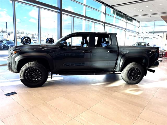 2025 Toyota Tacoma Hybrid Base (Stk: T043487) in Cranbrook - Image 2 of 22