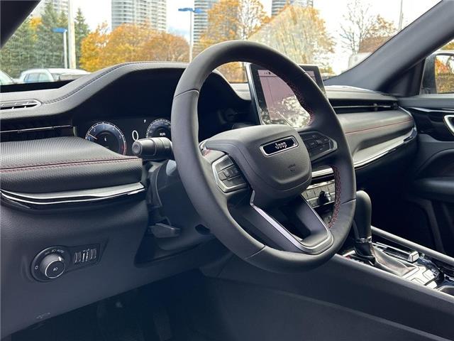 2026 Jeep Compass Trailhawk (Stk: 26-0015) in Toronto - Image 5 of 16