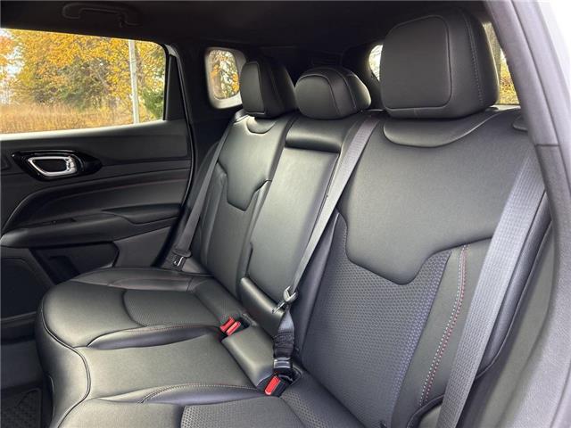2026 Jeep Compass Trailhawk (Stk: 26-0015) in Toronto - Image 7 of 16