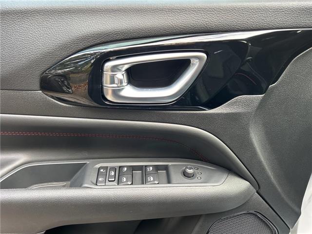 2026 Jeep Compass Trailhawk (Stk: 26-0015) in Toronto - Image 9 of 16