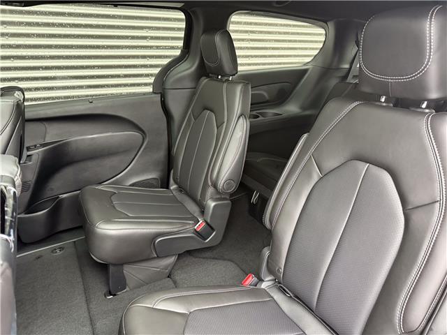 2026 Chrysler Pacifica Select (Stk: 26064) in London - Image 12 of 29
