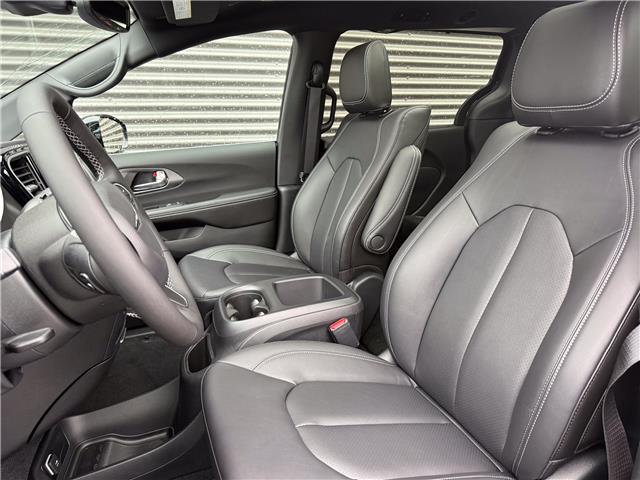 2026 Chrysler Pacifica Select (Stk: 26064) in London - Image 9 of 29