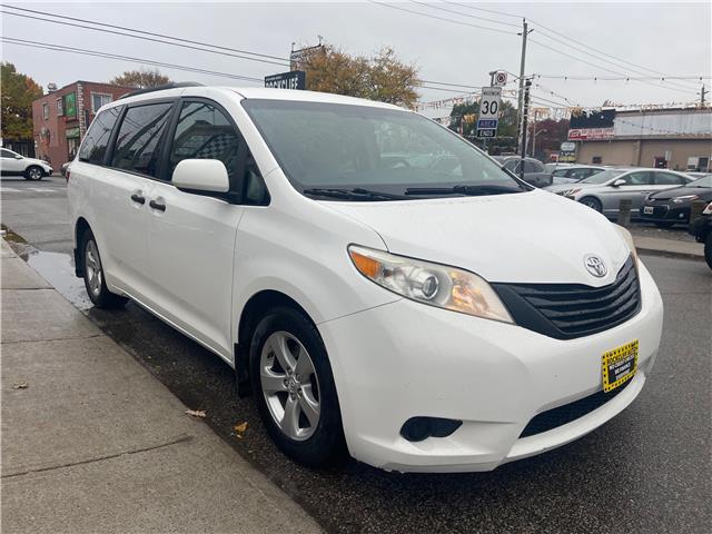 2017 Toyota Sienna LE 8 Passenger (Stk: T832880) in Scarborough - Image 3 of 22 2017 Toyota Sienna LE 8 Passenger (Stk: T832880) in Scarborough - Image 3 of 22