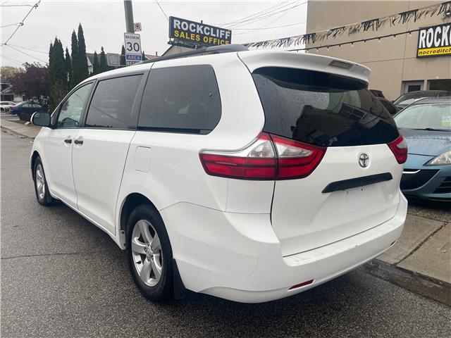 2017 Toyota Sienna LE 8 Passenger (Stk: T832880) in Scarborough - Image 7 of 22 2017 Toyota Sienna LE 8 Passenger (Stk: T832880) in Scarborough - Image 7 of 22