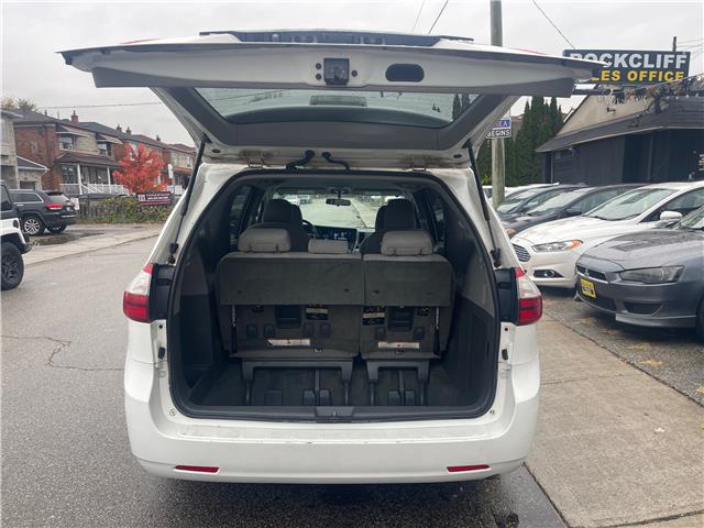 2017 Toyota Sienna LE 8 Passenger (Stk: T832880) in Scarborough - Image 8 of 22 2017 Toyota Sienna LE 8 Passenger (Stk: T832880) in Scarborough - Image 8 of 22