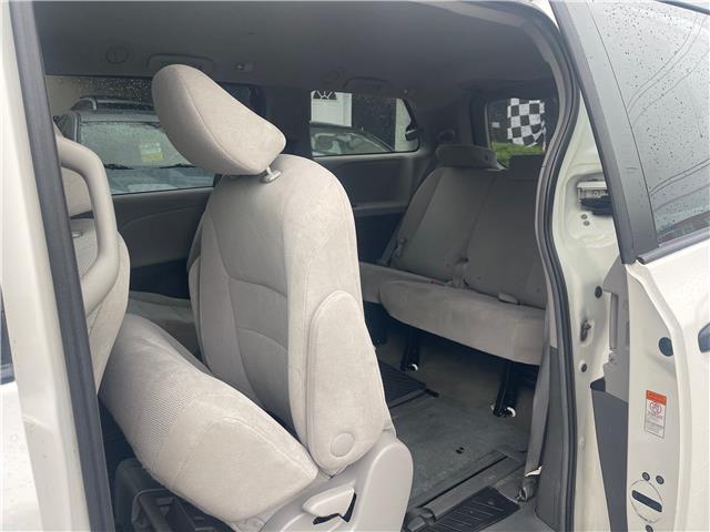 2017 Toyota Sienna LE 8 Passenger (Stk: T832880) in Scarborough - Image 11 of 22 2017 Toyota Sienna LE 8 Passenger (Stk: T832880) in Scarborough - Image 11 of 22