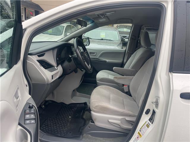2017 Toyota Sienna LE 8 Passenger (Stk: T832880) in Scarborough - Image 12 of 22 2017 Toyota Sienna LE 8 Passenger (Stk: T832880) in Scarborough - Image 12 of 22