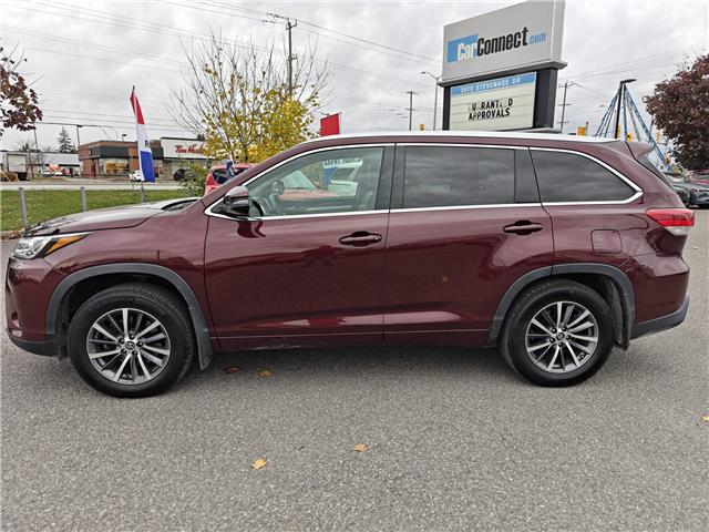 2017 Toyota Highlander XLE in Ottawa - Image 6 of 37
