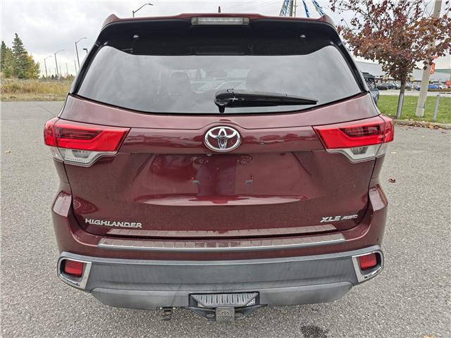 2017 Toyota Highlander XLE in Ottawa - Image 11 of 37