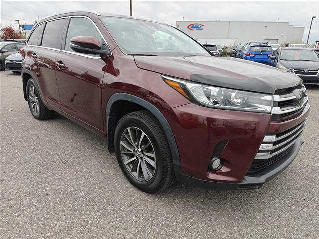 2017 Toyota Highlander XLE in Ottawa - Image 18 of 37
