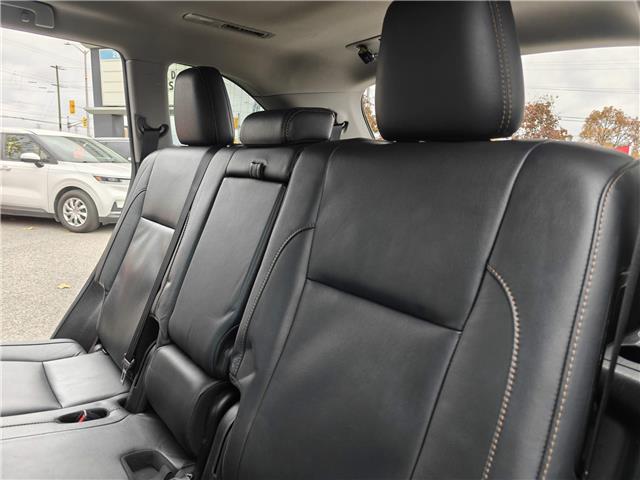 2017 Toyota Highlander XLE in Ottawa - Image 23 of 37