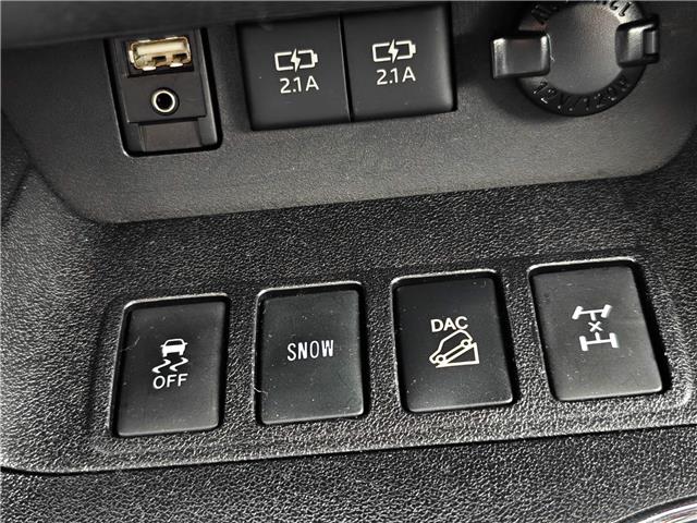 2017 Toyota Highlander XLE in Ottawa - Image 12 of 37