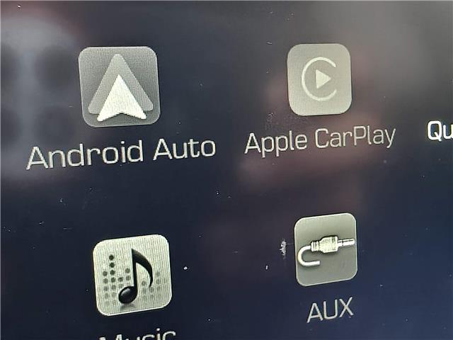 2020 Hyundai Santa Fe Essential 2.4  w/Safety Package in Ottawa - Image 4 of 18