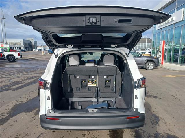 2025 Toyota Sienna LE 8-Passenger (Stk: 2538891) in Regina - Image 10 of 26