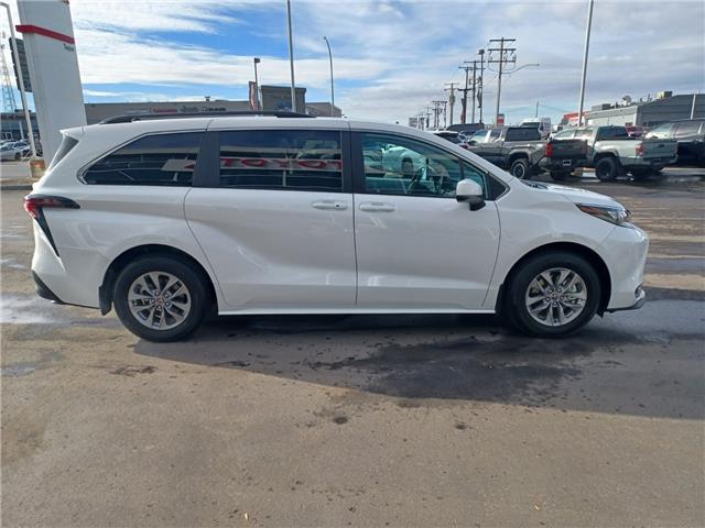 2025 Toyota Sienna LE 8-Passenger (Stk: 2538891) in Regina - Image 4 of 26