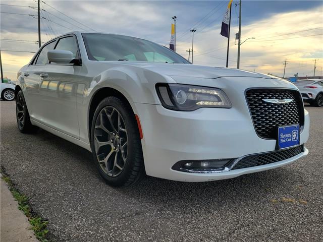 2016 Chrysler 300 300S | NAVI | PANO ROOF | REMOTE START | LEATHER (Stk: H22161B) in St. Catharines - Image 2 of 29