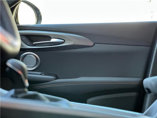2025 Alfa Romeo Tonale PHEV Base (Stk: 624AR) in Toronto - Image 12 of 30