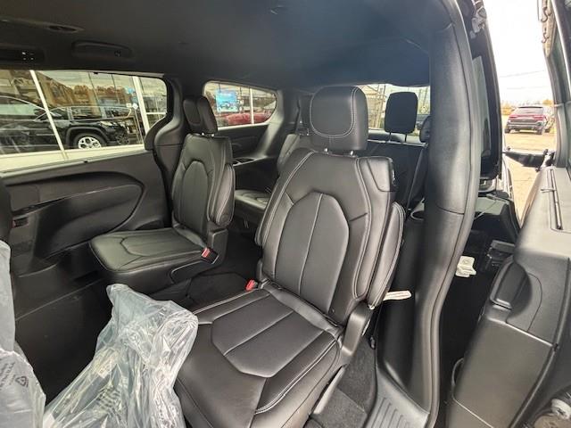 2026 Chrysler Grand Caravan SXT (Stk: 7461) in Fort Erie - Image 7 of 12