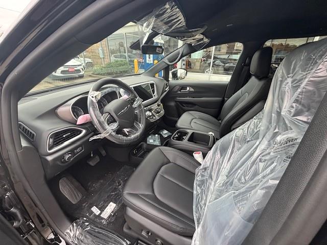 2026 Chrysler Grand Caravan SXT (Stk: 7461) in Fort Erie - Image 8 of 12