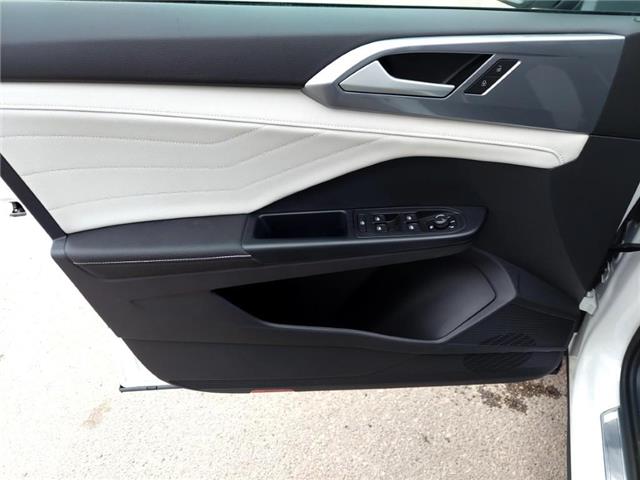 2025 Volkswagen Taos Highline (Stk: 250157) in Regina - Image 15 of 43