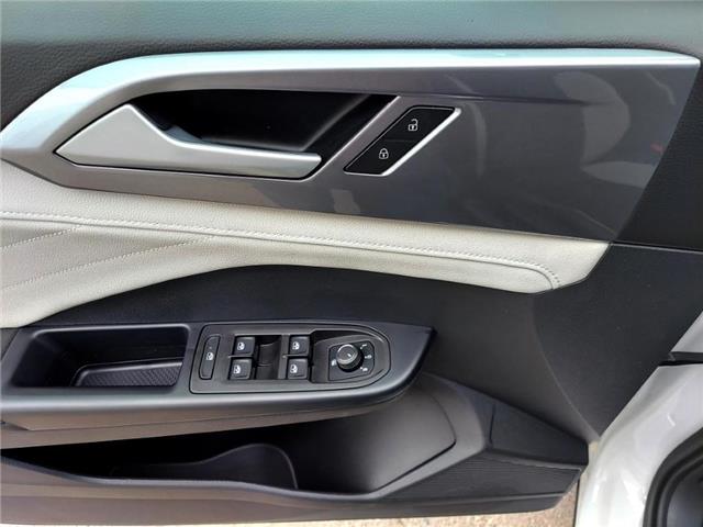2025 Volkswagen Taos Highline (Stk: 250157) in Regina - Image 16 of 43