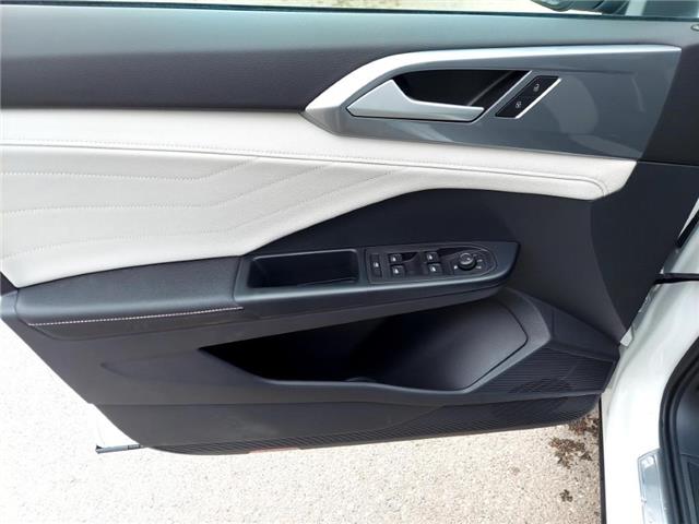 2025 Volkswagen Taos Highline (Stk: 250209) in Regina - Image 15 of 42