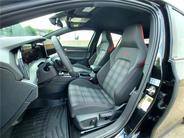 2025 Volkswagen Golf GTI Base (Stk: 250381) in Regina - Image 18 of 38