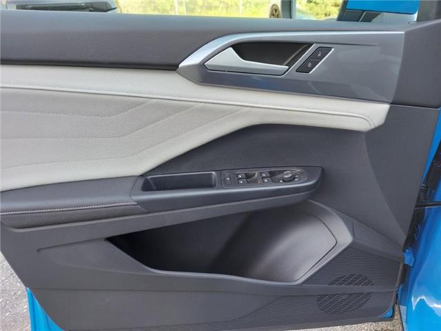 2025 Volkswagen Taos Highline (Stk: 250402) in Regina - Image 14 of 44