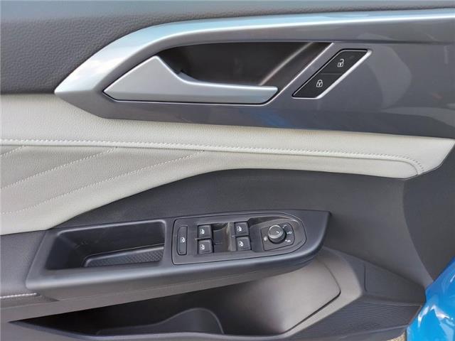 2025 Volkswagen Taos Highline (Stk: 250402) in Regina - Image 15 of 44