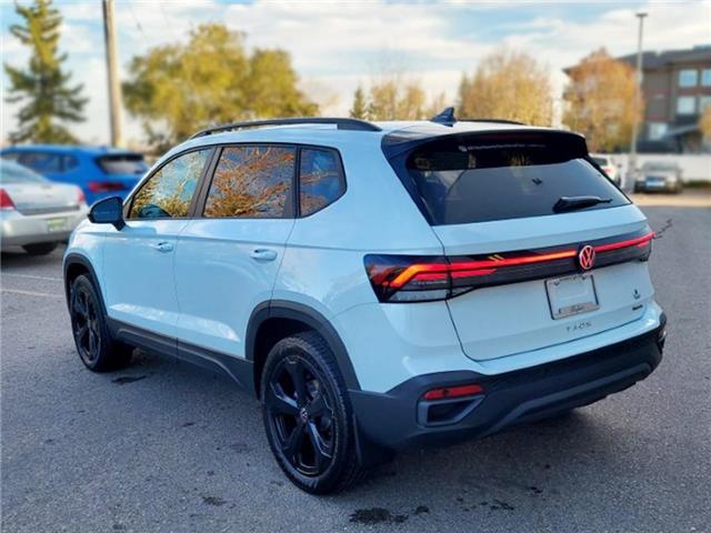 2026 Volkswagen Taos Comfortline Black Edition (Stk: 260027) in Regina - Image 10 of 44