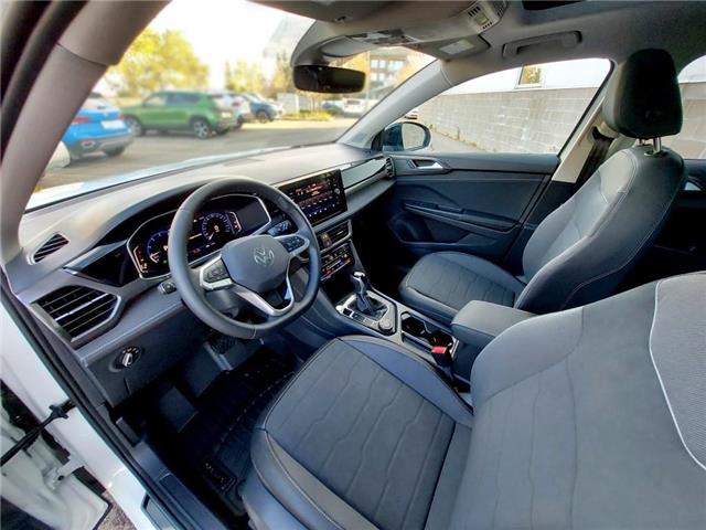 2026 Volkswagen Taos Comfortline Black Edition (Stk: 260027) in Regina - Image 17 of 44