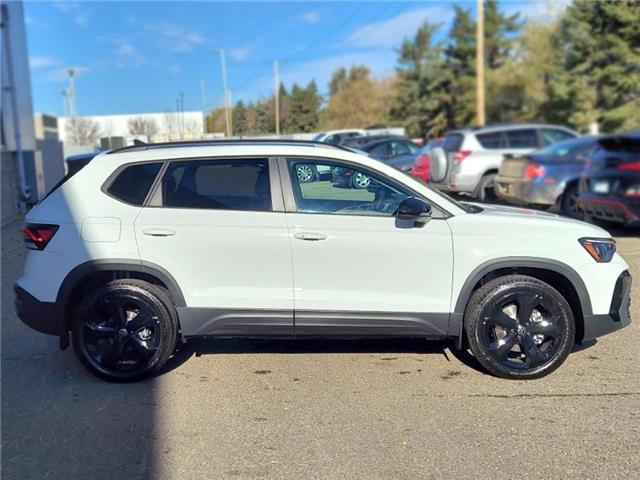 2026 Volkswagen Taos Comfortline Black Edition (Stk: 260048) in Regina - Image 4 of 43