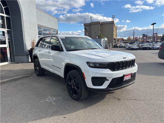 2025 Jeep Grand Cherokee Laredo (Stk: H22932) in Newmarket - Image 1 of 14