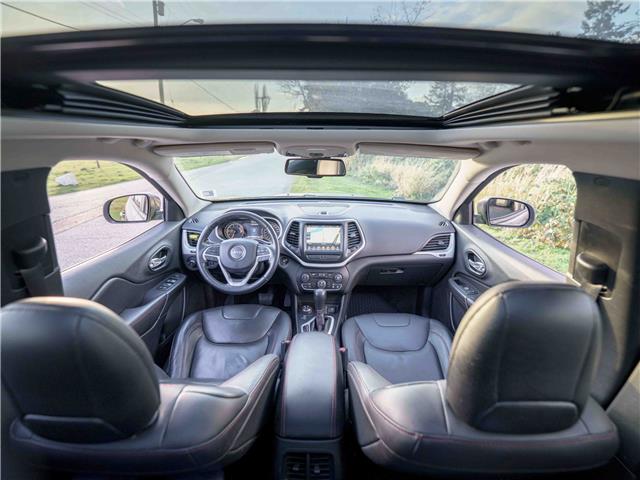 2016 Jeep Cherokee Trailhawk (Stk: 30460) in Surrey - Image 9 of 20 2016 Jeep Cherokee Trailhawk (Stk: 30460) in Surrey - Image 9 of 20