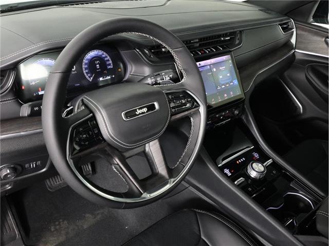 2025 Jeep Grand Cherokee Overland (Stk: 25J250) in Calgary - Image 15 of 20