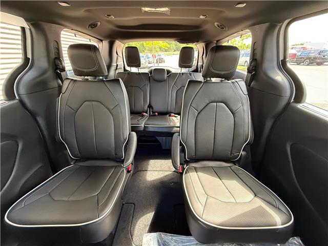 2026 Chrysler Pacifica Limited (Stk: 26001D) in London - Image 11 of 20