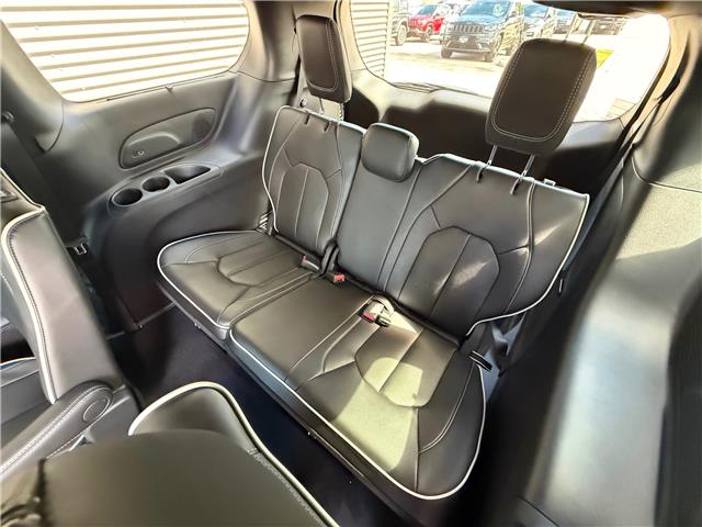 2026 Chrysler Pacifica Limited (Stk: 26001D) in London - Image 10 of 20