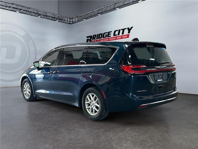 2024 Chrysler Pacifica Touring-L (Stk: 40501) in Lethbridge - Image 3 of 15