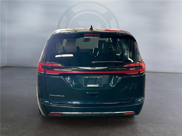 2024 Chrysler Pacifica Touring-L (Stk: 40501) in Lethbridge - Image 4 of 15