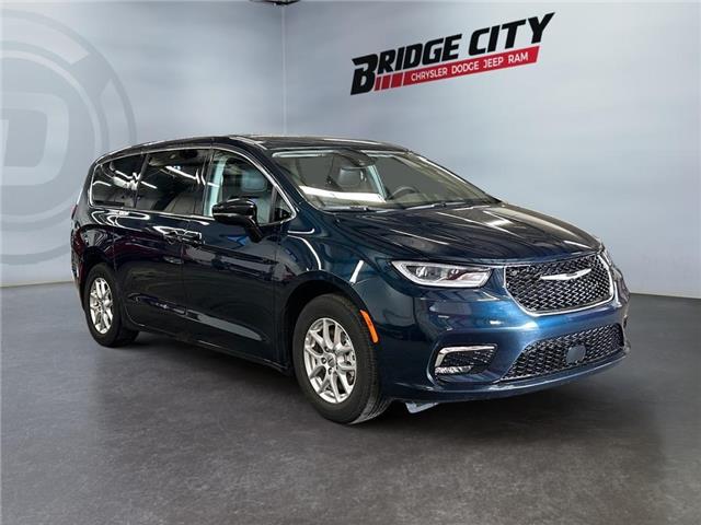 2024 Chrysler Pacifica Touring-L (Stk: 40501) in Lethbridge - Image 7 of 15